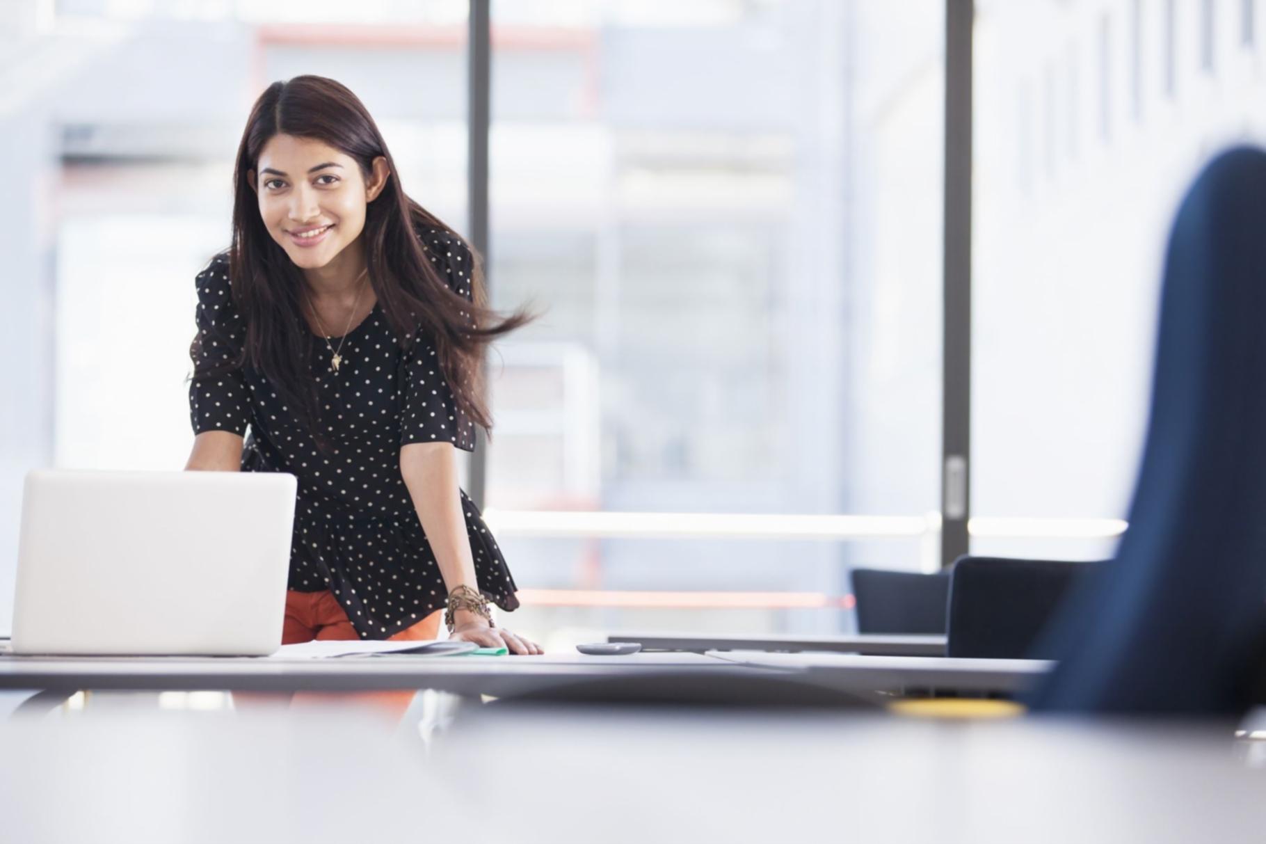 Teilnehmende beim gemeinsamen Austausch in entspannter Atmosphäre